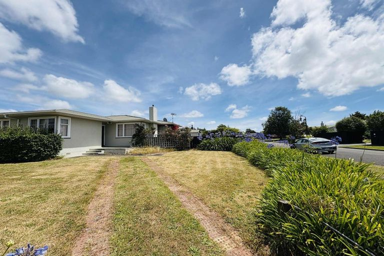Photo of property in 26 Stephens Crescent, Highbury, Palmerston North, 4412