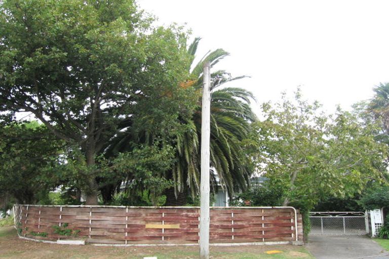 Photo of property in 14 Montgomery Crescent, Clouston Park, Upper Hutt, 5018