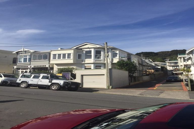 Photo of property in 40 Roxburgh Street, Mount Victoria, Wellington, 6011
