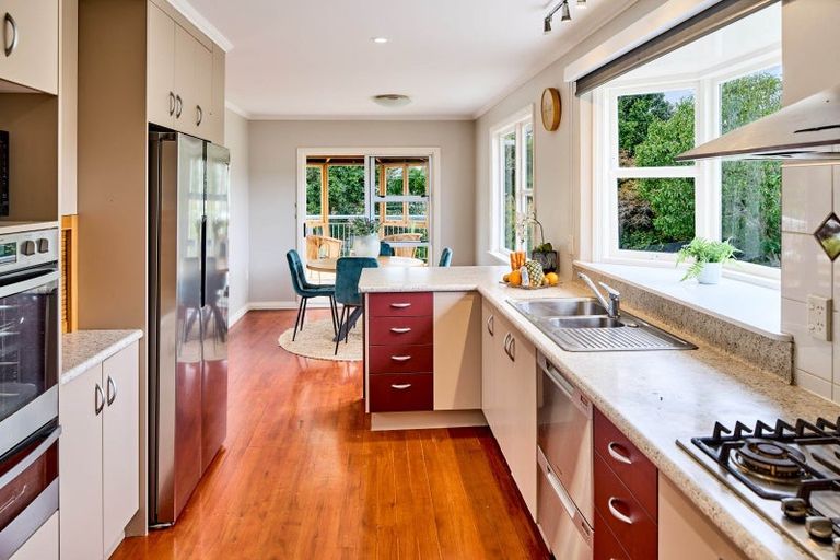 Photo of property in 32 Wai-iti Crescent, Woburn, Lower Hutt, 5010