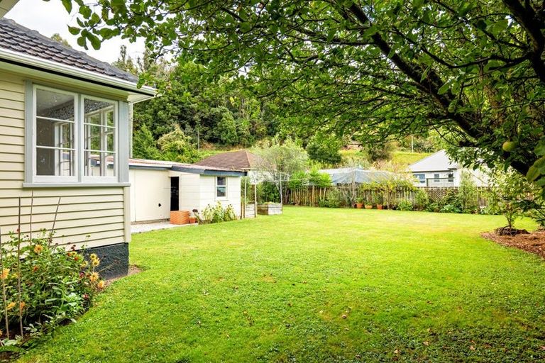 Photo of property in 124 Tipahi Street, Nelson South, Nelson, 7010