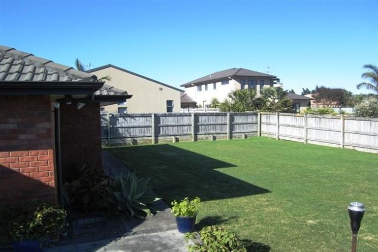 Photo of property in 38 Pitoitoi Avenue, Greenhithe, Auckland, 0632