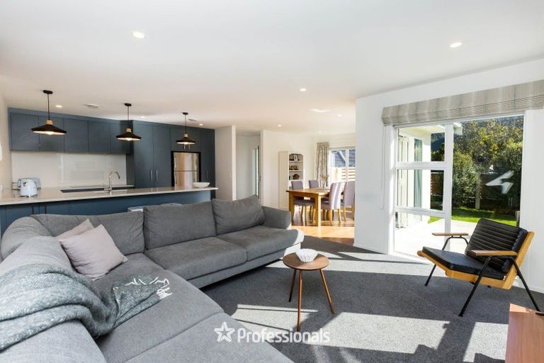 Photo of property in 49a Kiln Street, Silverstream, Upper Hutt, 5019