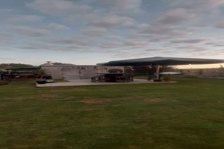 Photo of property in 992 Paerata Road, Paerata, Drury, 2676