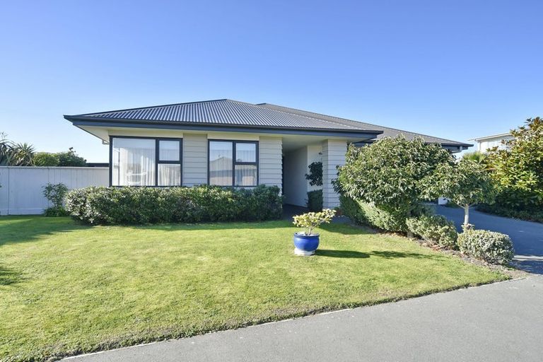 Photo of property in 90 Aston Drive, Waimairi Beach, Christchurch, 8083