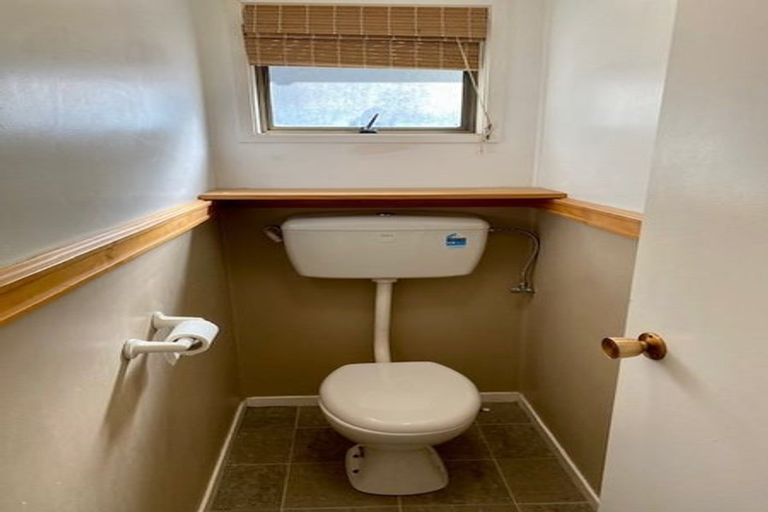 Photo of property in 15 Cottam Grove, Northcross, Auckland, 0632