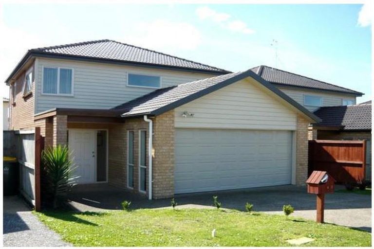 Photo of property in 42 Lilybank Crescent, East Tamaki, Auckland, 2013