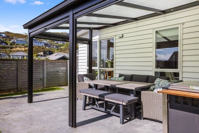 Photo of property in 11 Banks Boulevard, Whitby, Porirua, 5024