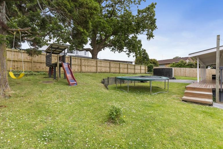 Photo of property in 18 Penton Road, Stanmore Bay, Whangaparaoa, 0932