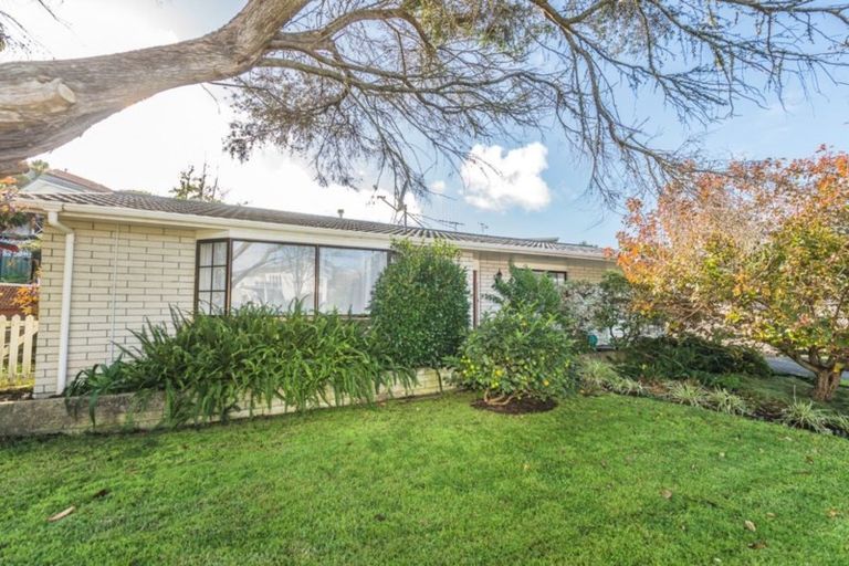 Photo of property in 34 Parkes Avenue, Saint Johns Hill, Whanganui, 4501