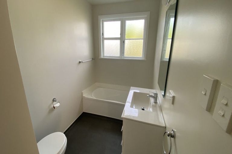 Photo of property in 11/210 Cambridge Terrace, Naenae, Lower Hutt, 5011