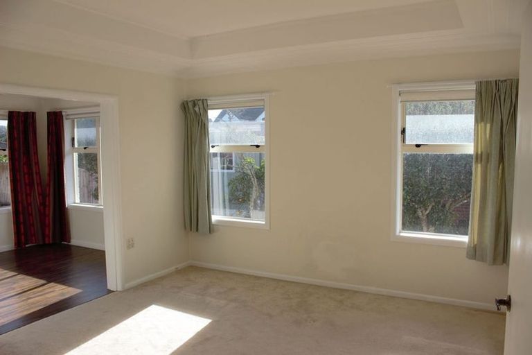 Photo of property in 1/143 Shakespeare Road, Milford, Auckland, 0620