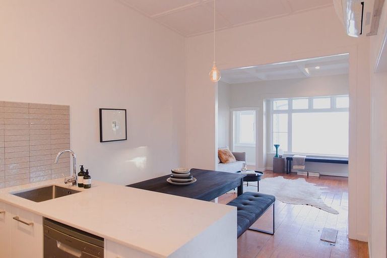 Photo of property in 112 Queen Street, Northcote Point, Auckland, 0627