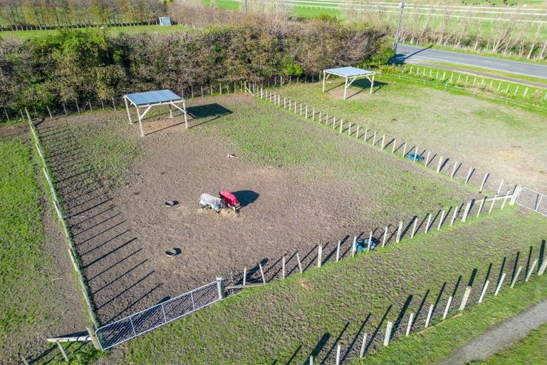 Photo of property in 92 Rahui Road, Otaki, 5512