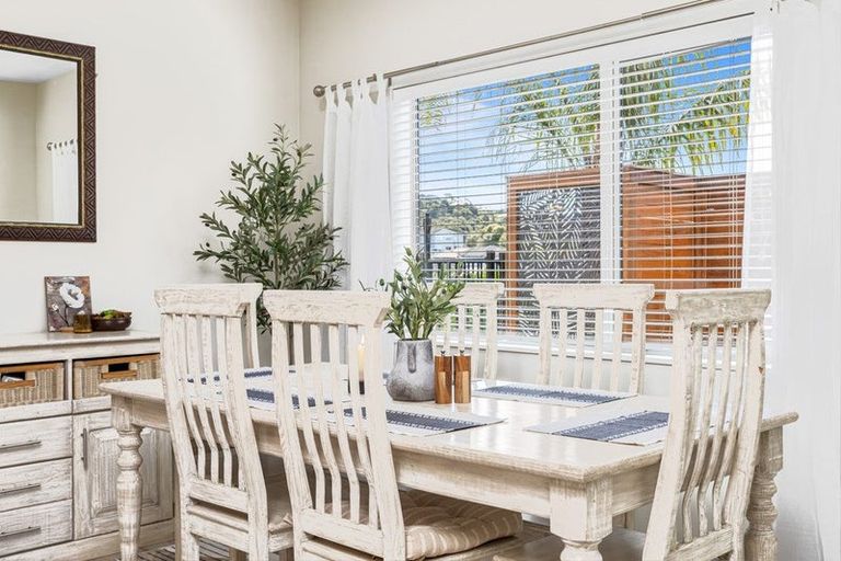 Photo of property in 32 Rishworth Avenue, Stanmore Bay, Whangaparaoa, 0932