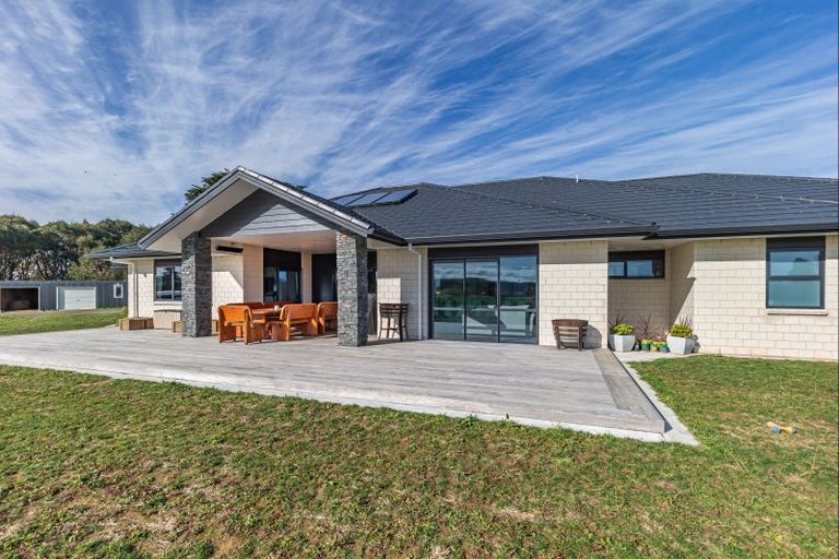 Photo of property in 947 Koputaroa Road, Koputaroa, Levin, 5575