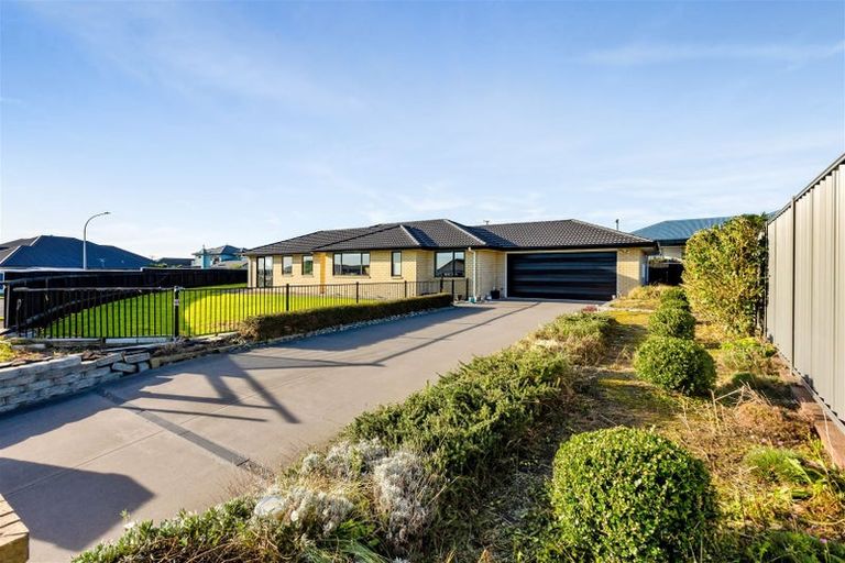 Photo of property in 3 Jules Crescent, Bell Block, New Plymouth, 4312