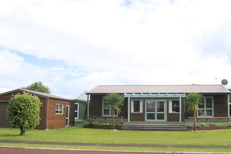 Photo of property in 16 Jubilee Drive, Pauanui, Hikuai, 3579