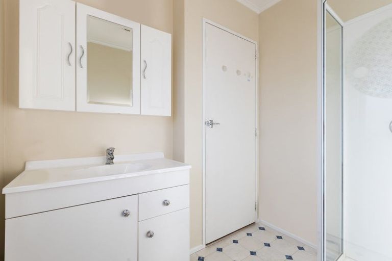 Photo of property in 8c Kupe Drive, Carterton, 5713