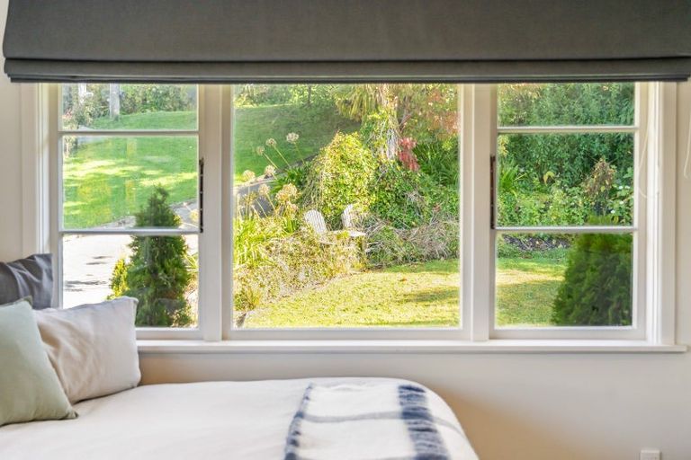 Photo of property in 7 Pokohiwi Road, Normandale, Lower Hutt, 5010