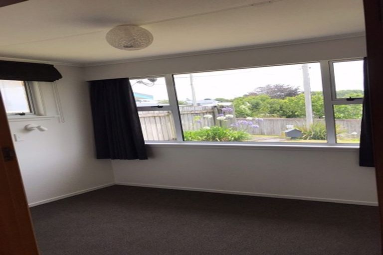Photo of property in 7b Penrith Street, Westown, New Plymouth, 4310