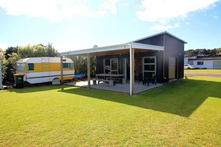 Photo of property in 149 Kelly Jade Avenue, Matarangi, Whitianga, 3592