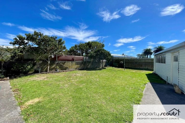 Photo of property in 22 Pamu Place, Waitara, 4320