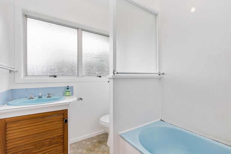 Photo of property in 1/12 Crisp Avenue, Pukekohe, 2120