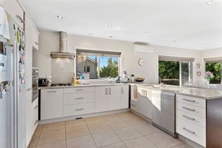 Photo of property in 29a Kowhai Road, Mairangi Bay, Auckland, 0630