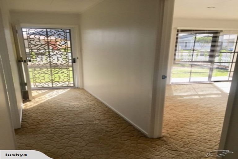 Photo of property in 1/2 Wolfe Street, Regent, Whangarei, 0112