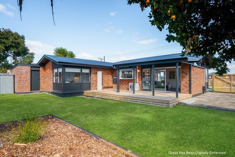 Photo of property in 152 Sandwich Road, St Andrews, Hamilton, 3200