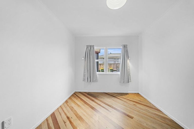 Photo of property in 2/184 Powderham Street, New Plymouth, 4310