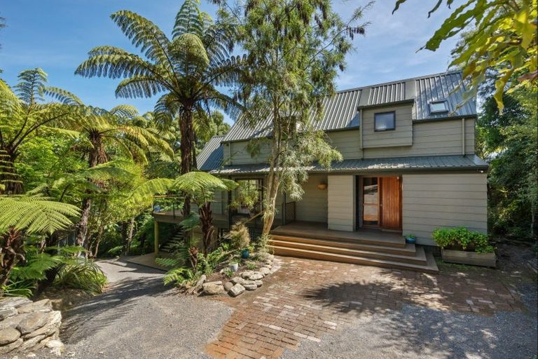 Photo of property in 28 Moetapu Bay Road, Moetapu Bay, Picton, 7282