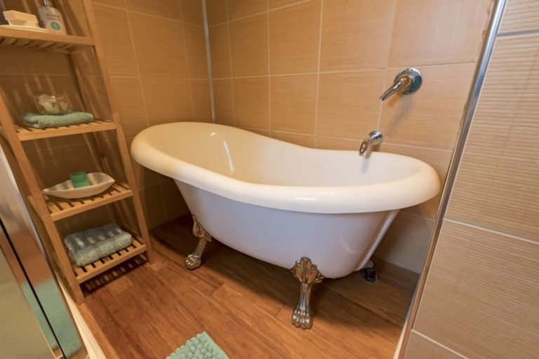 Photo of property in 9b Gatland Road, Rosehill, Papakura, 2113