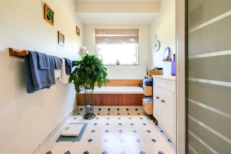 Photo of property in 64 Shrimpton Road, Haumoana, 4102