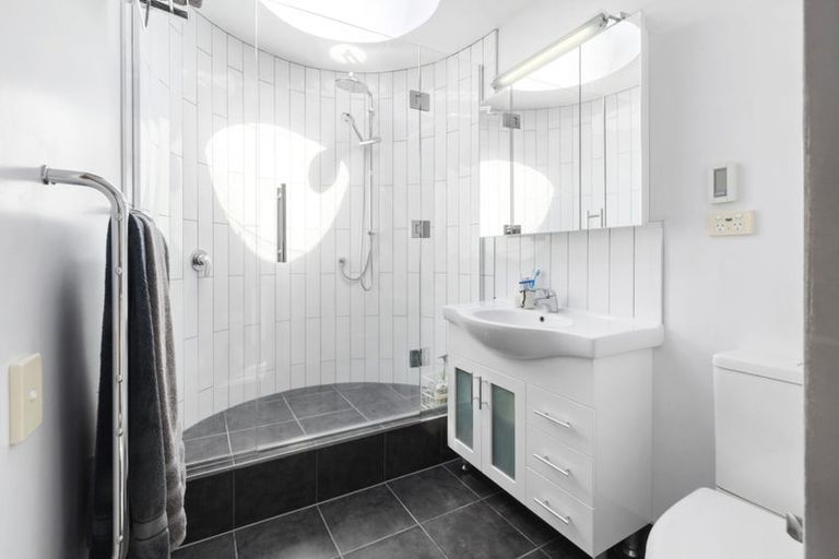 Photo of property in 20 Amapur Drive, Khandallah, Wellington, 6035