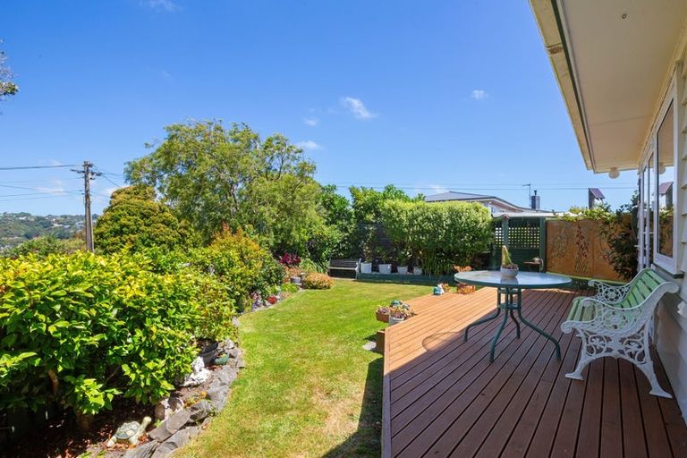Photo of property in 16 Mana View Road, Paremata, Porirua, 5026