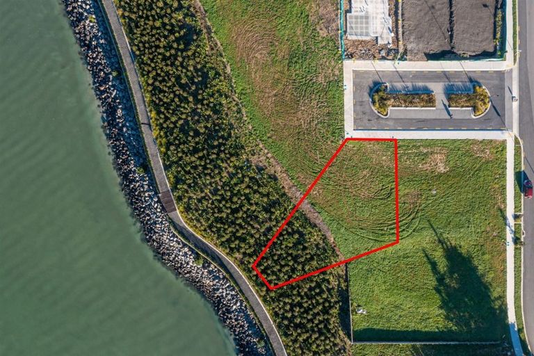 Photo of property in 6 Turbine Way, Hobsonville, 0616