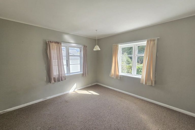 Photo of property in 40 Sunshine Avenue, Karori, Wellington, 6012