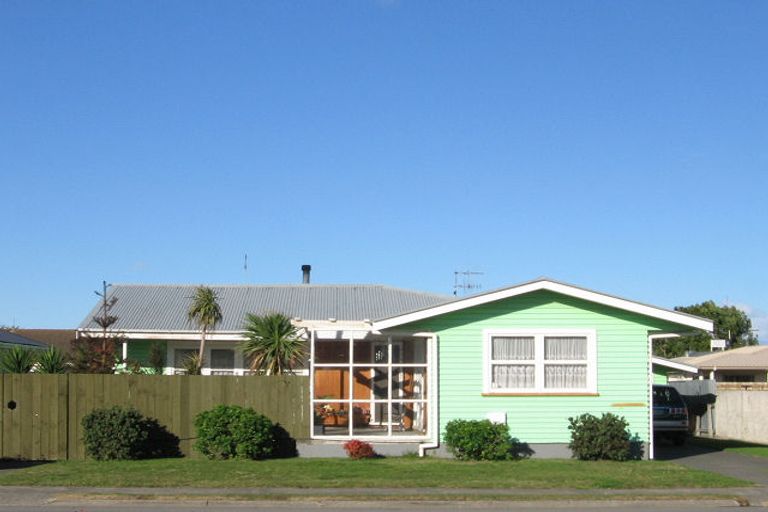 Photo of property in 77 Taradale Road, Onekawa, Napier, 4110