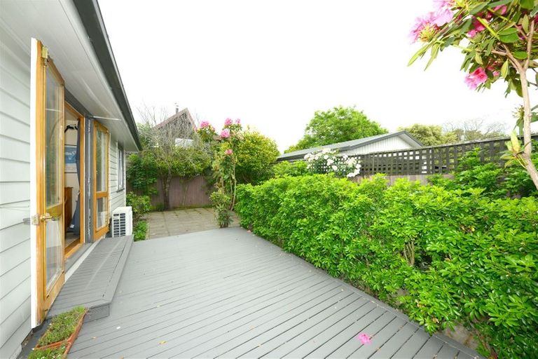 Photo of property in 2/47a Ashgrove Terrace, Somerfield, Christchurch, 8024