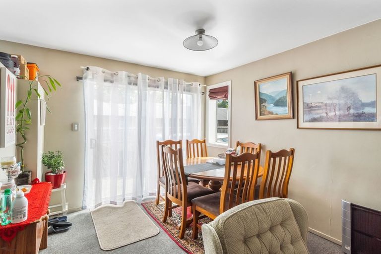 Photo of property in 2/33 Somerset Crescent, Spreydon, Christchurch, 8024