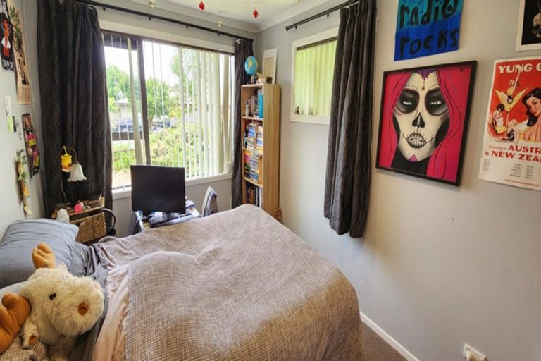 Photo of property in 103 Mangorei Road, Merrilands, New Plymouth, 4312