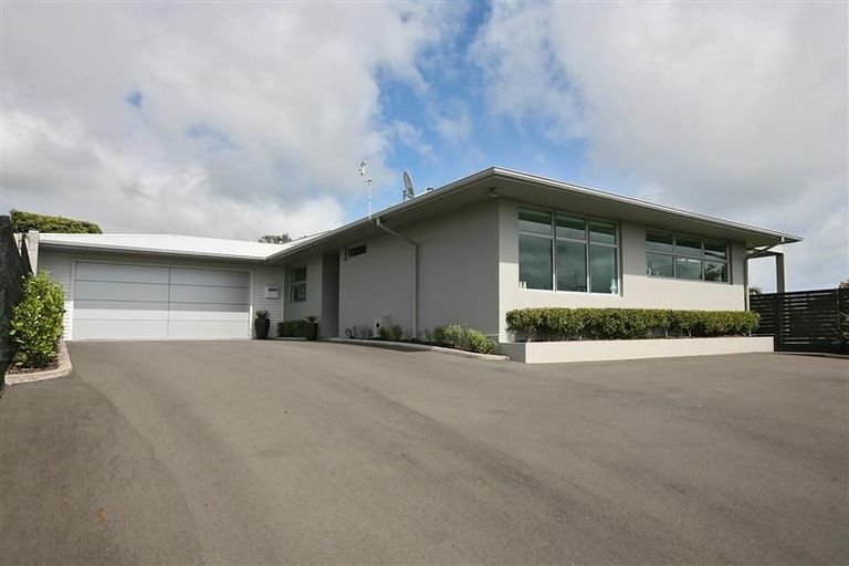 Photo of property in 26 Dartmoor Avenue, Westown, New Plymouth, 4310