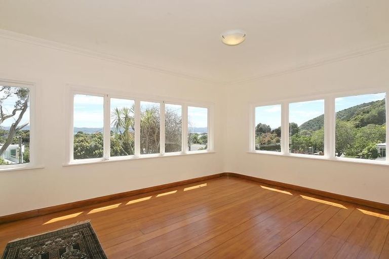 Photo of property in 12 Mahoe Street, Eastbourne, Lower Hutt, 5013