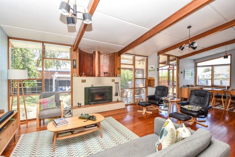 Photo of property in 22 Victoria Street, Carterton, 5713