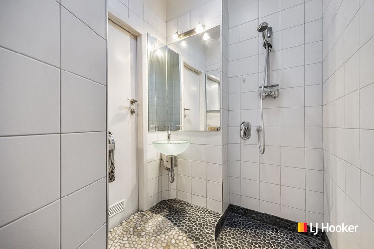 Photo of property in 85 Hargest Crescent, Saint Clair, Dunedin, 9012