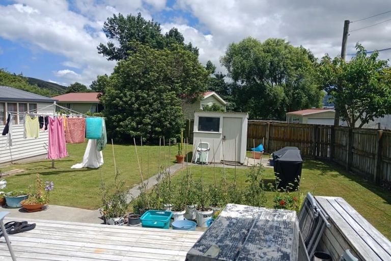 Photo of property in 157 Waddington Drive, Naenae, Lower Hutt, 5011