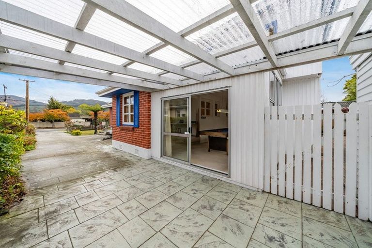 Photo of property in 22 Pempsey Street, Silverstream, Upper Hutt, 5019