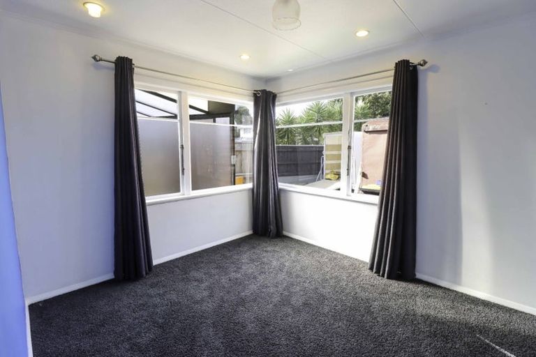 Photo of property in 5 Woodstock Place, Hokowhitu, Palmerston North, 4410
